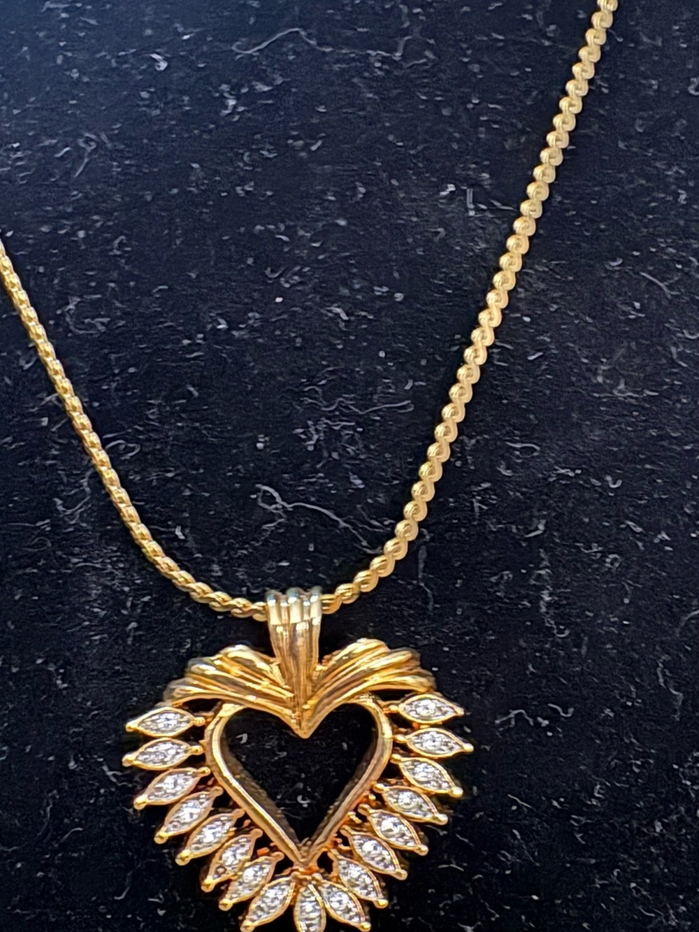 Vintage Heart Pendant Necklace with Sparkling Accents - Women Jewelry